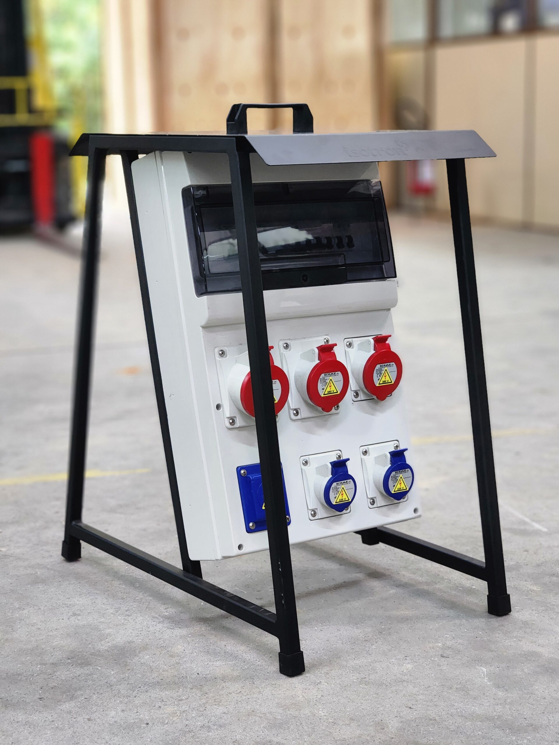 Quadro Robô de Tomadas com Cavalete e Pingadeira 6 saídas Isotron - quadro de tomadas para canteiro de obras IP66